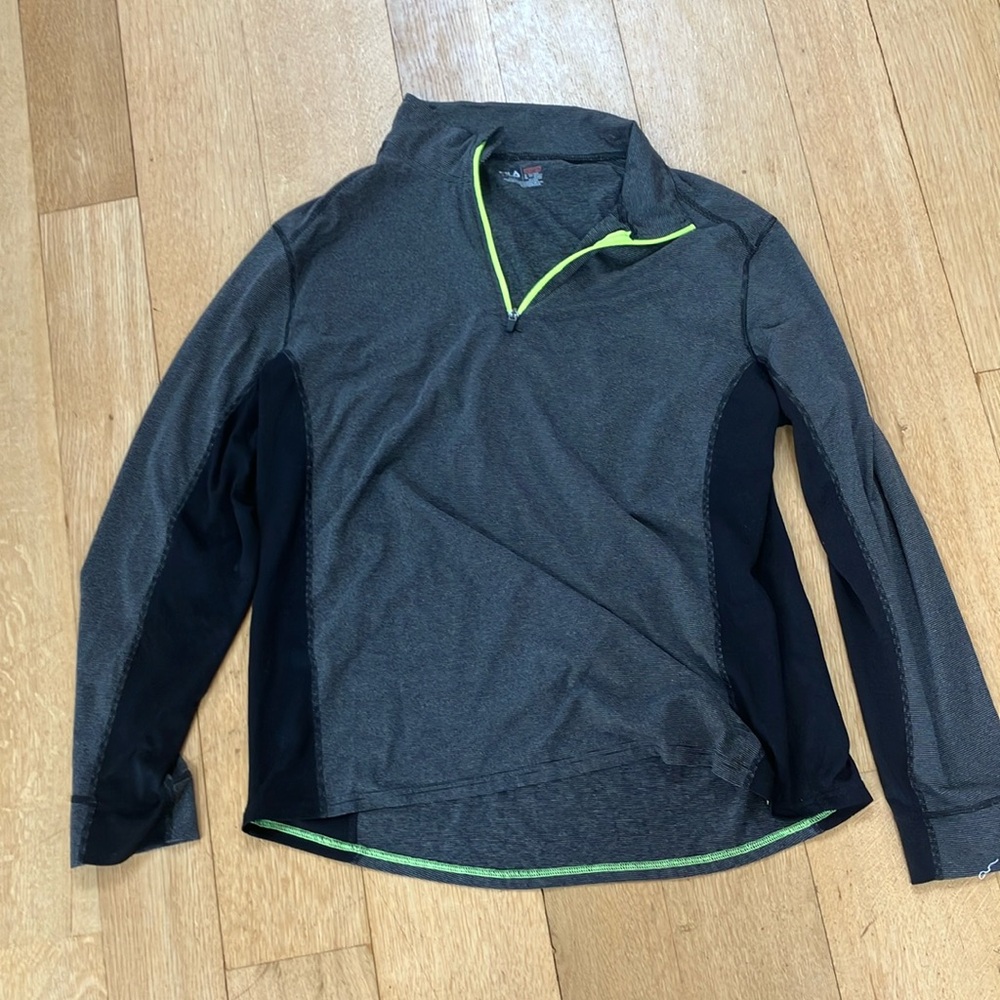 Fila performance men’s Gray and Black Quarter-Zip Pullover XL